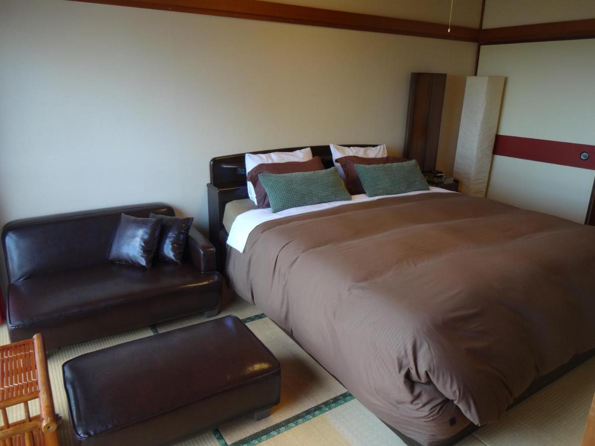 Ryokan Izuna Hotel Atami  Bagian luar foto