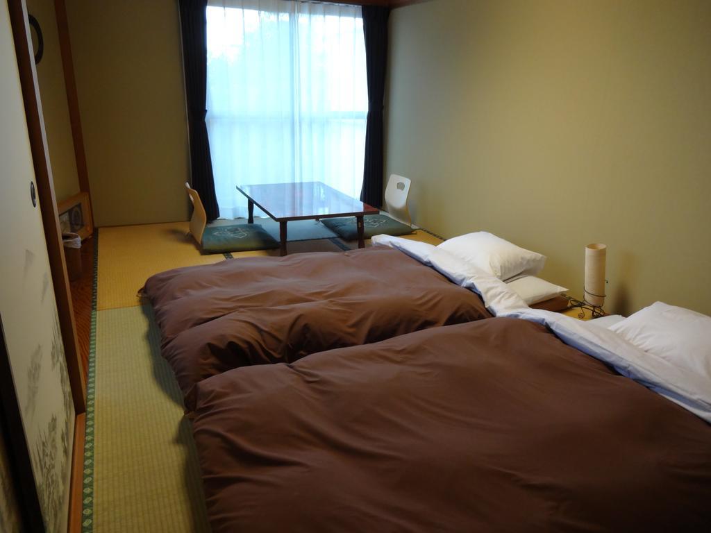 Ryokan Izuna Hotel Atami  Bagian luar foto