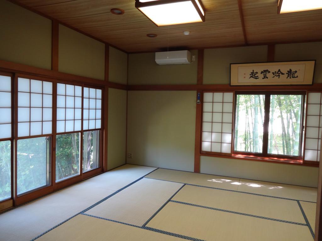 Ryokan Izuna Hotel Atami  Bagian luar foto