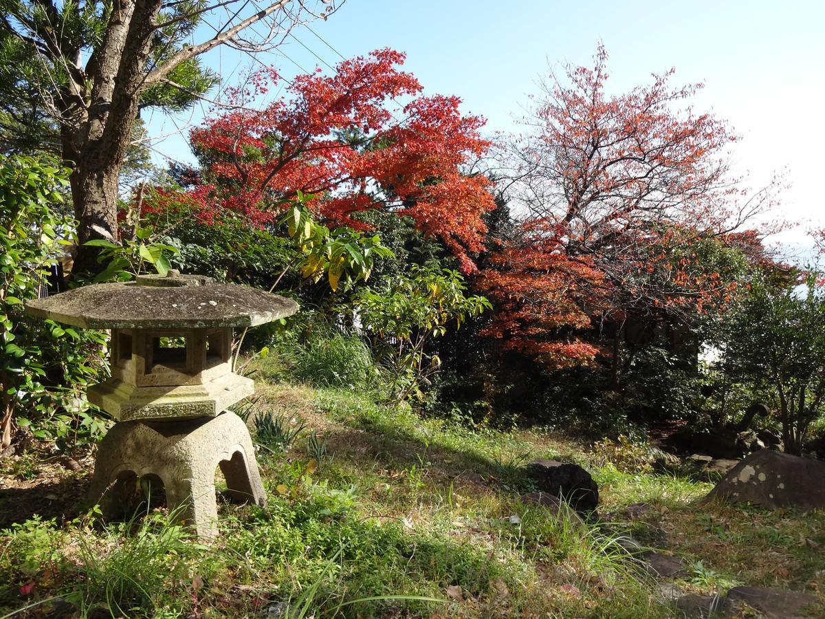 Ryokan Izuna Hotel Atami  Bagian luar foto